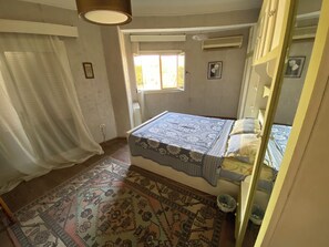 1 bedroom, desk, free WiFi, bed sheets - Soul room cozy with balcony
Private room, shared apartment  (Cairo Governorate)