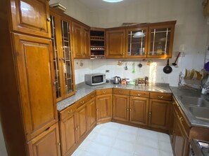 Fridge, microwave, oven, stovetop - Soul room cozy with balcony
Private room, shared apartment  (Cairo Governorate)