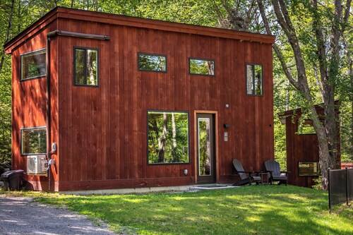 Modern Rustic Cabin #2 - Panoramic forest views, private firepit, 24/7 hot-tub!