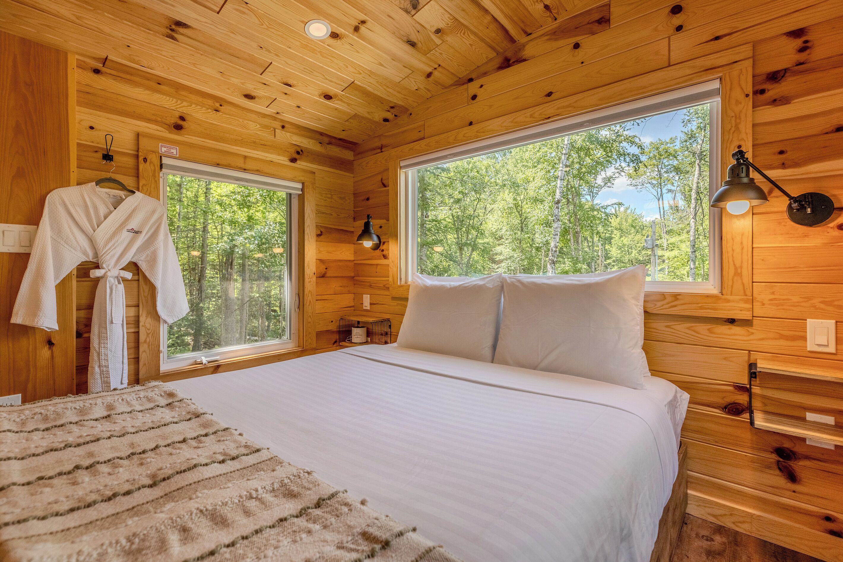 1 bedroom, WiFi (free), bed sheets