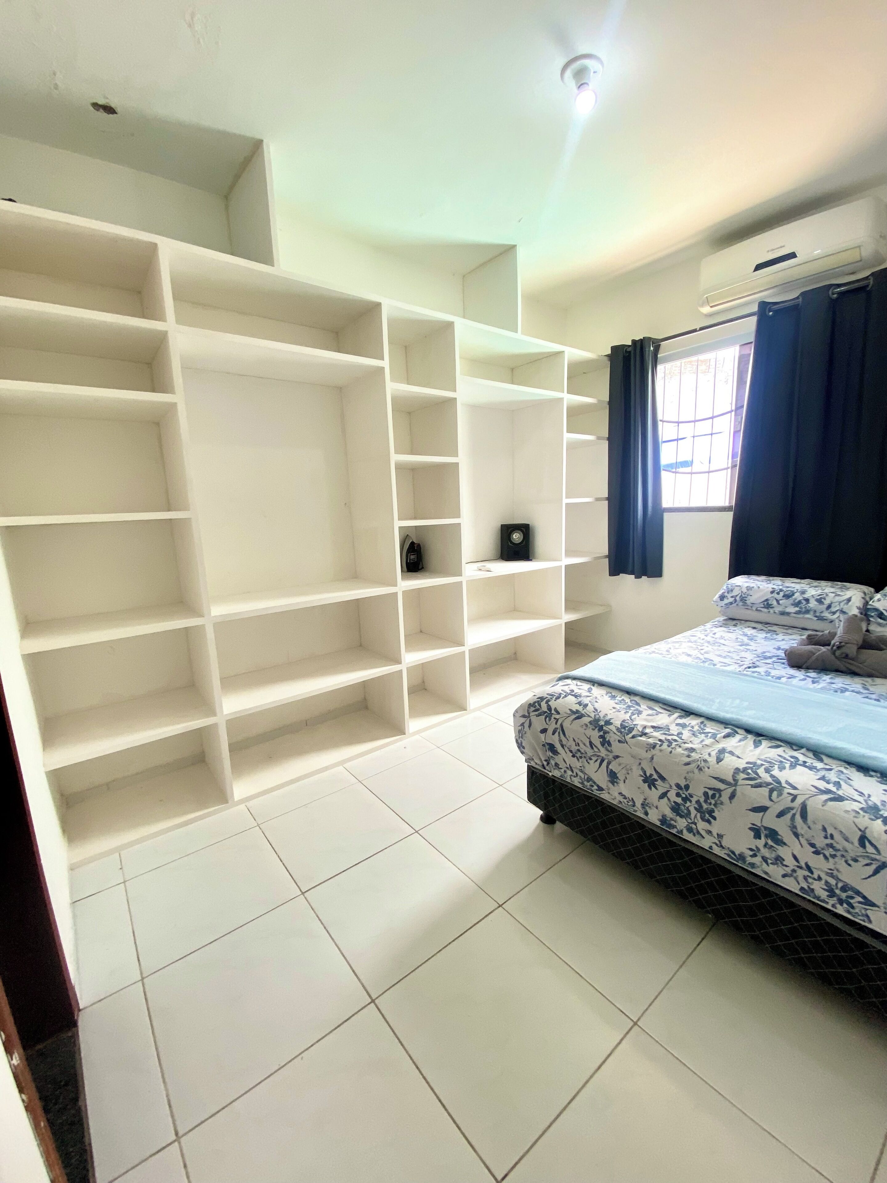 2 quartos, ferros/tábuas de passar roupa, Wi-Fi, roupa de cama