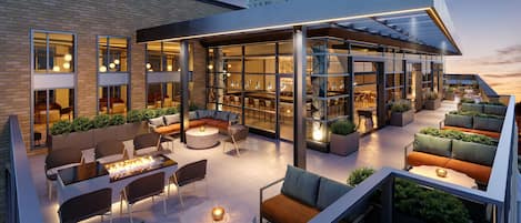 2 bars/lounges, rooftop bar