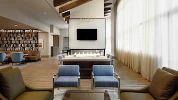 2 bars/lounges, rooftop bar