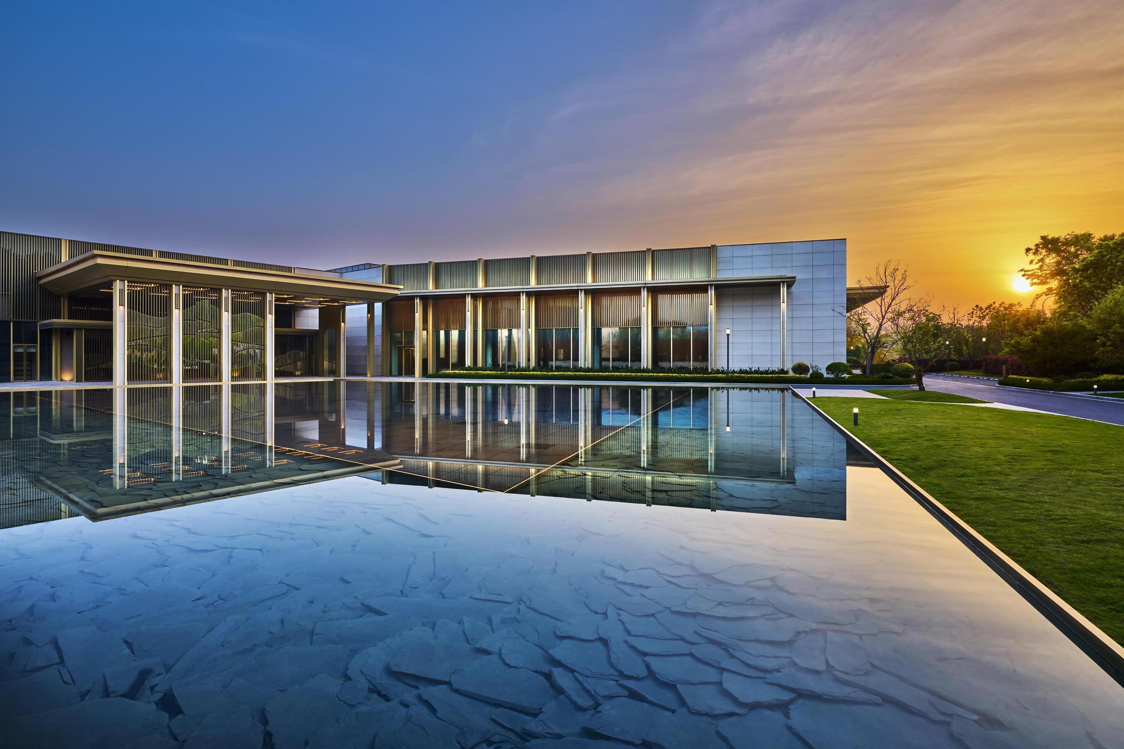 المنشأة من الخارج