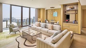 Suite, 1 King Bed | Living area