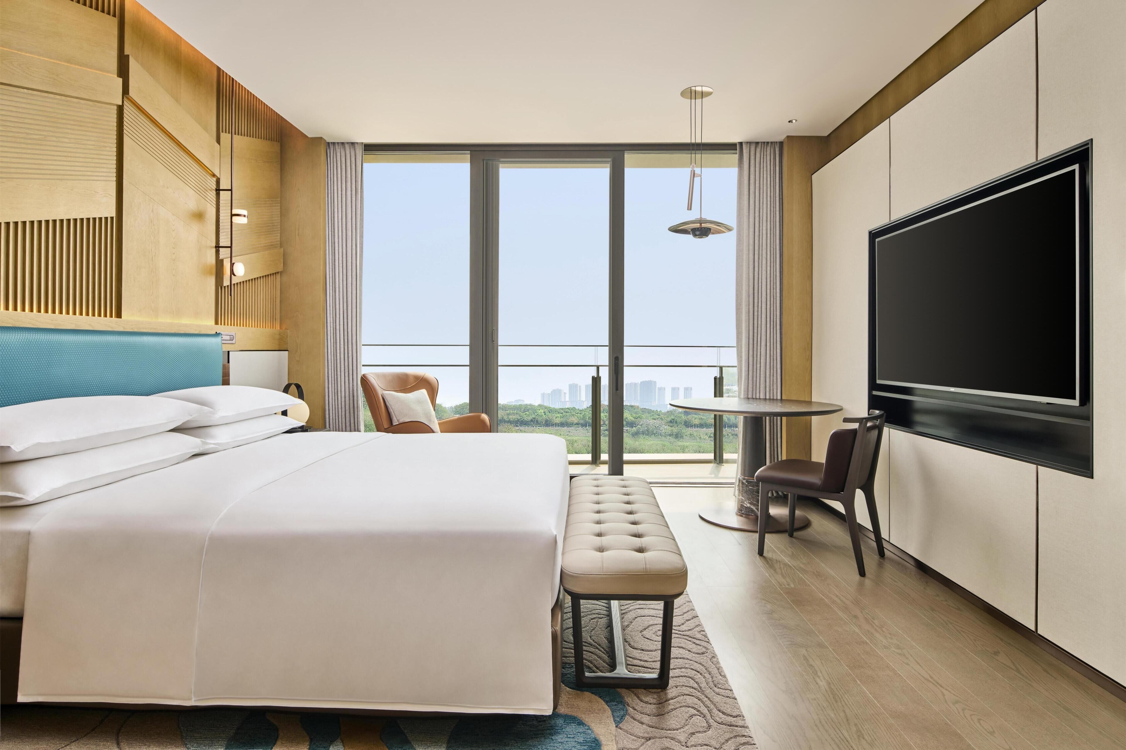 Premium Suite, 1 King Bed