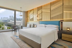 Deluxe Room, 1 King Bed, Balcony - Chongqing Lijia Weilai Hotel, Curio Collection By Hilton (Chongqing)