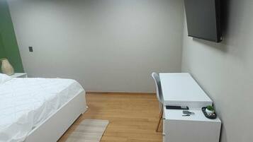 1 bedroom, desk, free WiFi, bed sheets