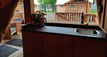 Nice Tent Lodge Near Amsterdam