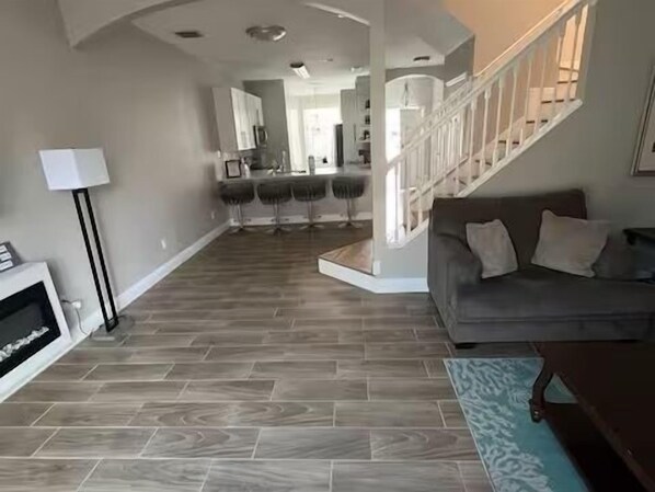 Smart TV - The Best New TownHome in Kissimmee.  Minutes away from the Parks! (Kissimmee)