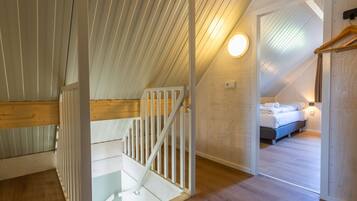 3 bedrooms, individually furnished, bed sheets