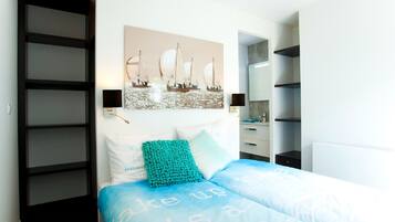 3 bedrooms, individually furnished, bed sheets