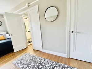 Interior - Modern Studio Stay On Howe (New Haven)