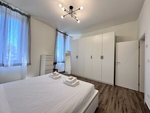 2 chambres, fer et planche à repasser, Wi-Fi gratuit, draps fournis