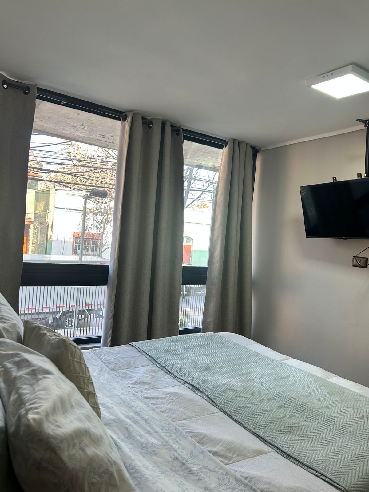 1 habitación, tabla de planchar con plancha, wifi y ropa de cama 