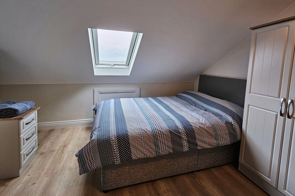 room 5, en-suite triple room