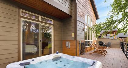 Deck + Hot Tub Community Golf Course Forest Ridge Loop