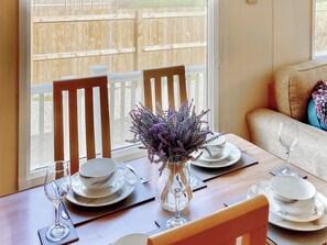 Dining - Shirley's Haven - UK46631 (Driffield)
