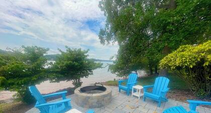 Relaxing Lakefront Home with Brand New Dock and Immaculate Vibes