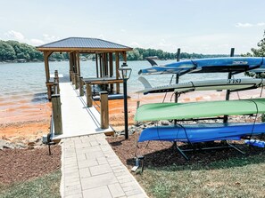Beach - Relaxing Lakefront Home with Brand New Dock and Immaculate Vibes (Troutman)