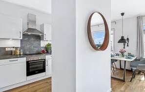 Fridge, microwave, oven, stovetop - Cozy apartment in Olpenitz with WiFi (Olpenitz)