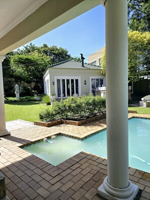 Exterior detail - Waterfall City Guest Lodge (Johannesburg)