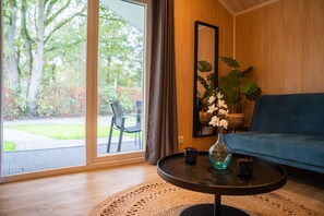 Chalet | Living room - Tiny House in Brabant With Cozy Terrace (Oirschot)