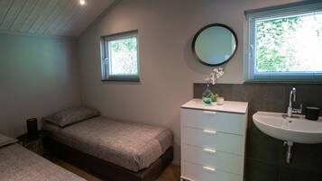 1 bedroom, individually furnished, bed sheets