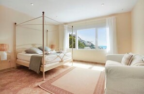 4 slaapkamers, een strijkplank/strijkijzer, wifi, beddengoed