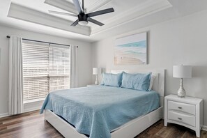 3 soverom, skrivebord, strykejern/-brett og wi-fi