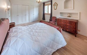 4 Schlafzimmer, Reisekinderbett, kostenloses WLAN