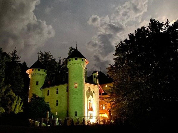 Exterior - Apartment in Serrieres Near French Alps Skiing (Serrieres-en-Chautagne)