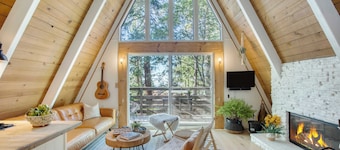 A-frame Retreat Chic and Modern Forest Views, Hammock, Outdoor Dining, Decks