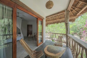 Habitación doble, 1 cama de matrimonio grande, balcón | Terraza o patio