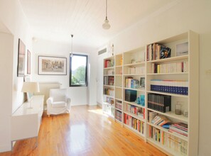 Interior - Family home, peaceful setting and swimming pool! (Billième)