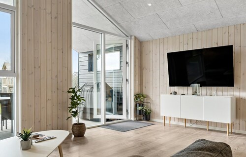 Awesome home in Tarm with WiFi