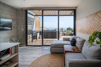 Stunning Penthouse with Sunset View of the Bay from its own Terrace Private Pool