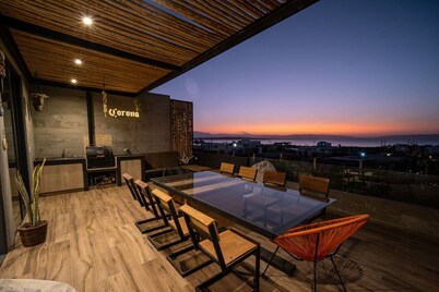 Comfy Rooftop Apartment with Ocean view  min away from Paracas National Reserve