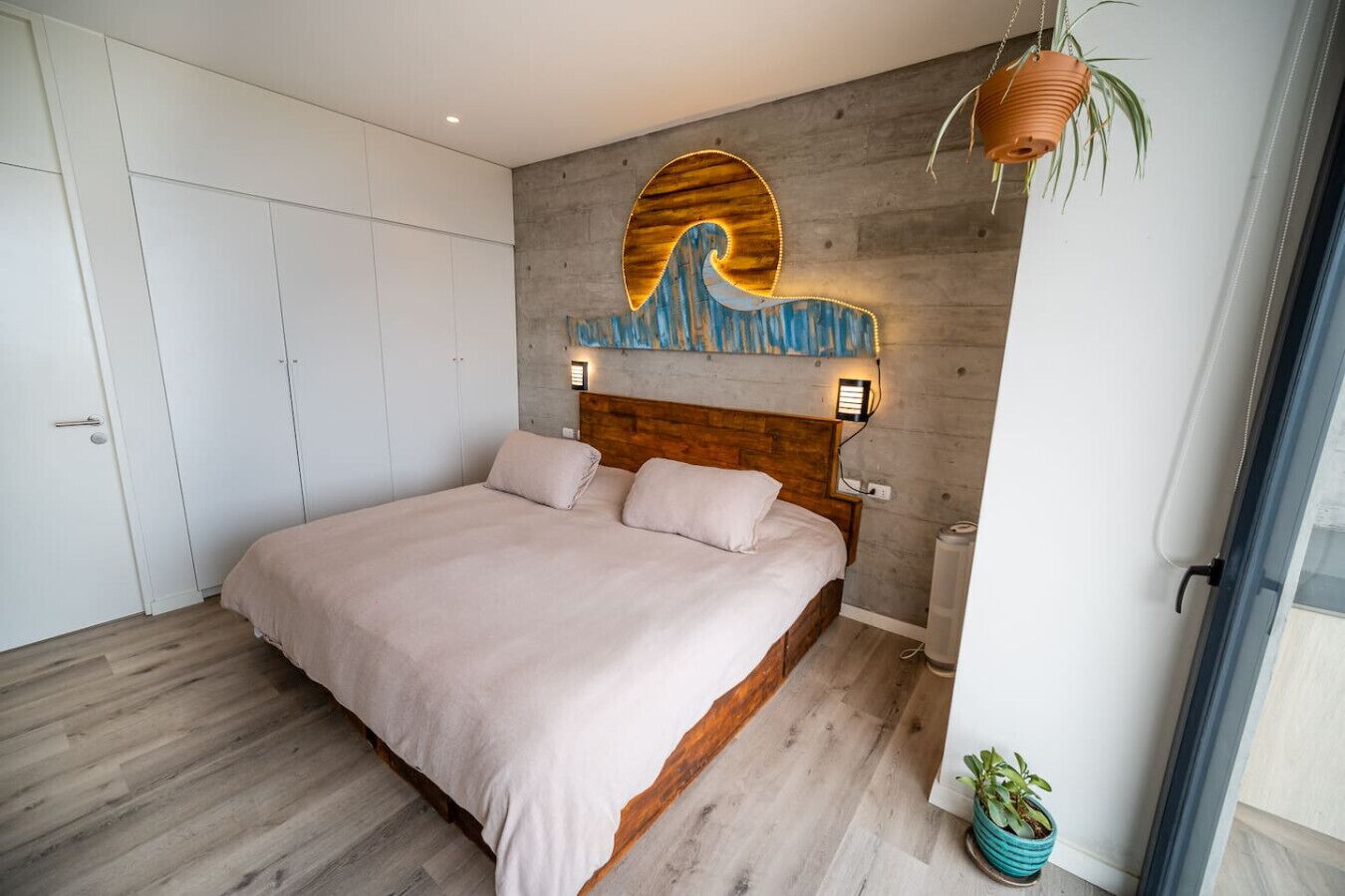 1 bedroom, desk, iron/ironing board, WiFi