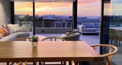 Big Family Apt with Huge Terrace for 9, view on the Salwater Lagoon