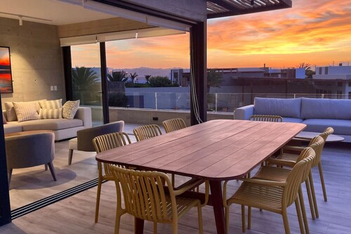 Big Family Apt with Huge Terrace for 9, view on the Salwater Lagoon
