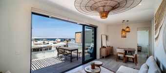 Aldea 1BR Romance Seascape for 2