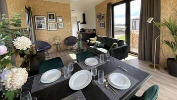 Chalet | Dining
