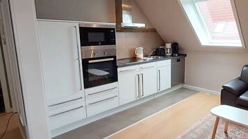 Apartment | Private kitchen | Oven