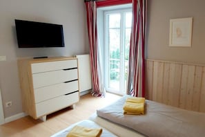 2 bedrooms