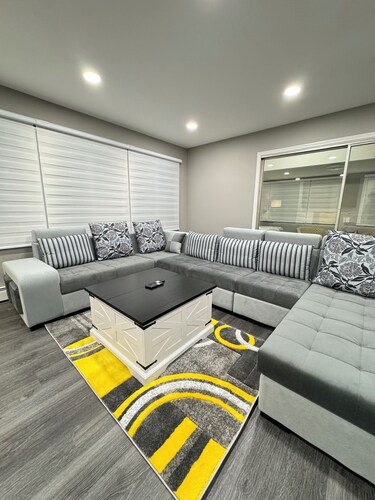 5 Star Luxury Stay Near Chicago O'hare Airport, King Beds