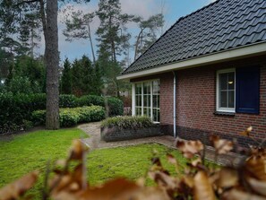 Property grounds - Fascinating House Near Hoge Veluwe (Beekbergen)