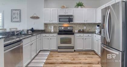 Chic Orange Beach Condo - Minimum Seven Day Stay Required