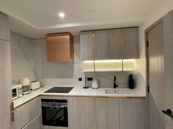Private kitchen - Luxurious studio in central Canary Wharf (London)