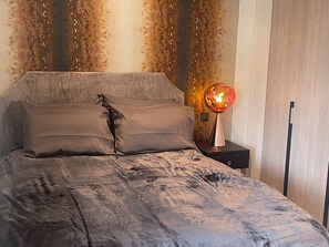 1 bedroom, iron/ironing board, WiFi, bed sheets - Luxurious studio in central Canary Wharf (London)